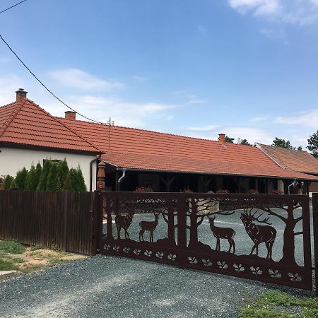 Vadaszhaz Otel Egyhazasradoc Dış mekan fotoğraf