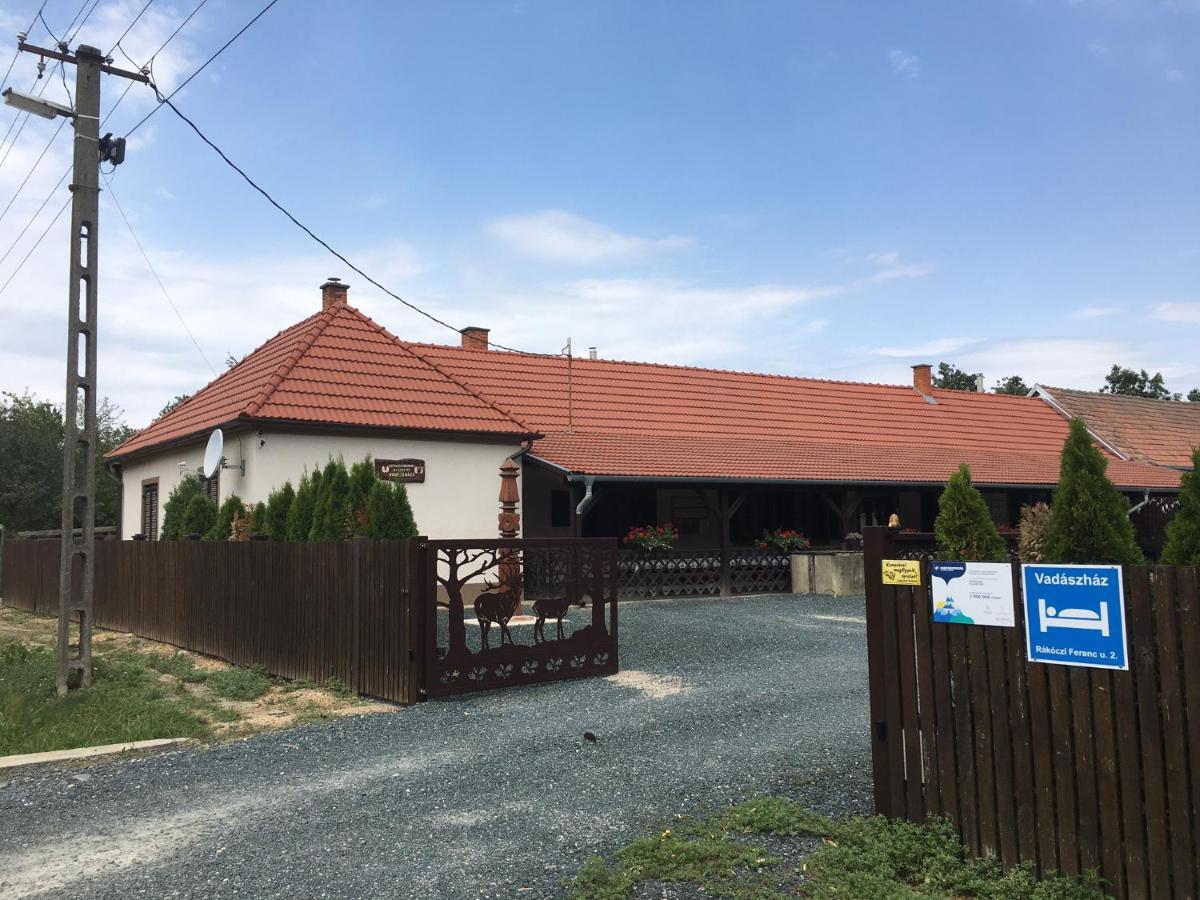 Vadaszhaz Otel Egyhazasradoc Dış mekan fotoğraf