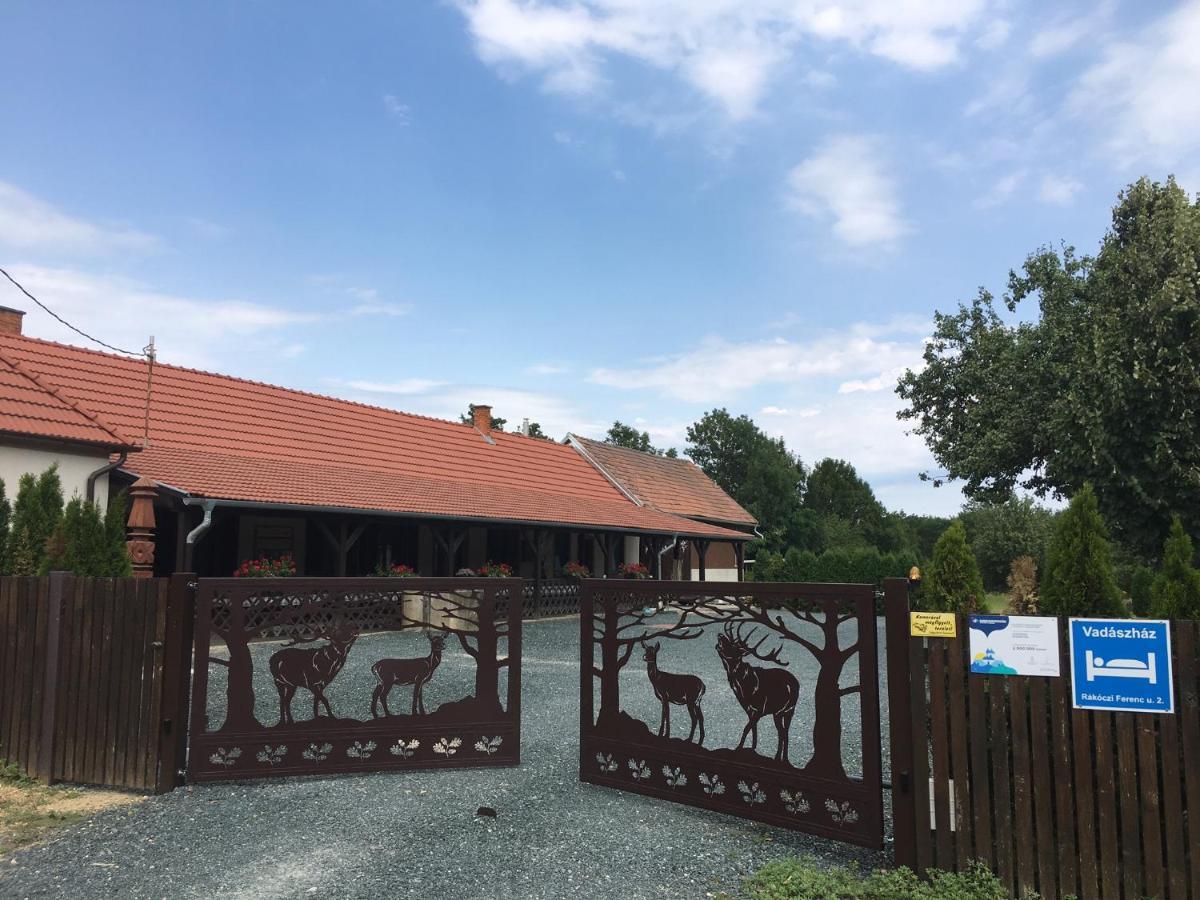Vadaszhaz Otel Egyhazasradoc Dış mekan fotoğraf