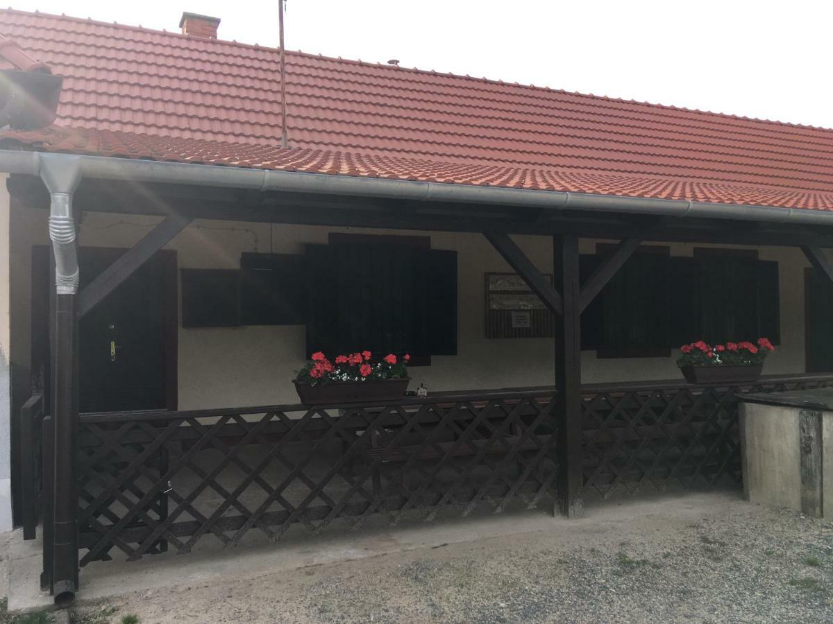 Vadaszhaz Otel Egyhazasradoc Dış mekan fotoğraf